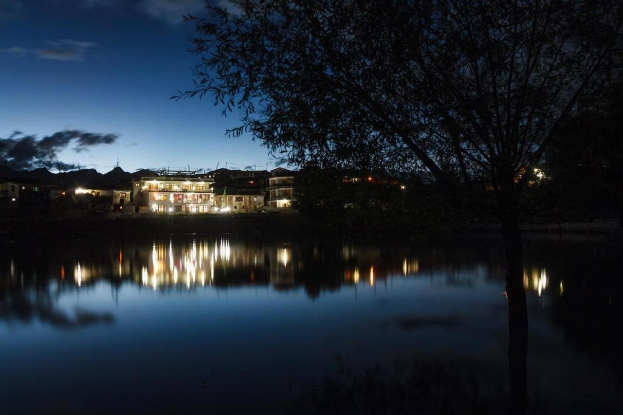 Hotel Lake View Nako Экстерьер фото